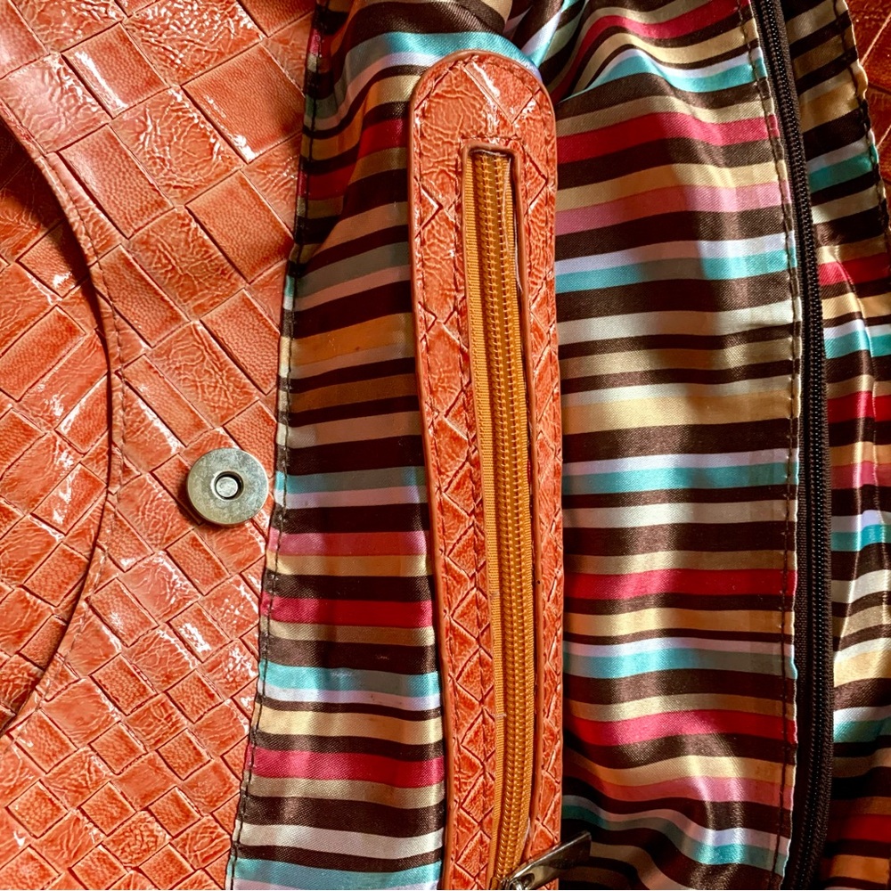 Pre loved Embossed Hobo Tote Bag.🧡 - Picture 10 of 11
